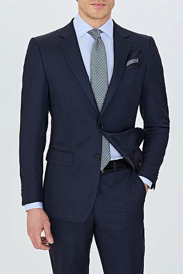 Однотонный темно-синий костюм