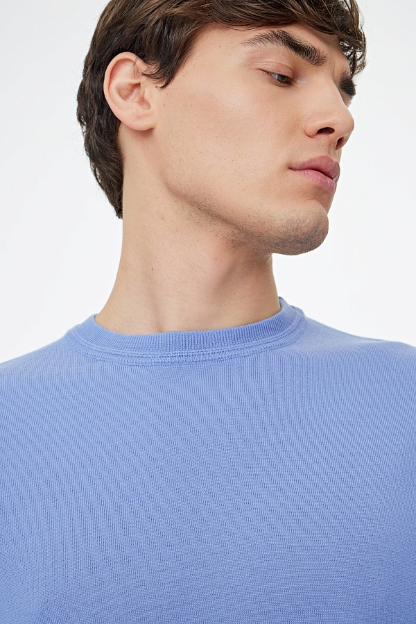 Джемпер голубого цвета