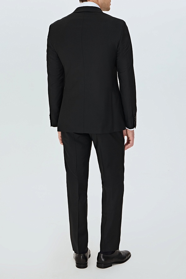 Однотонный черный костюм