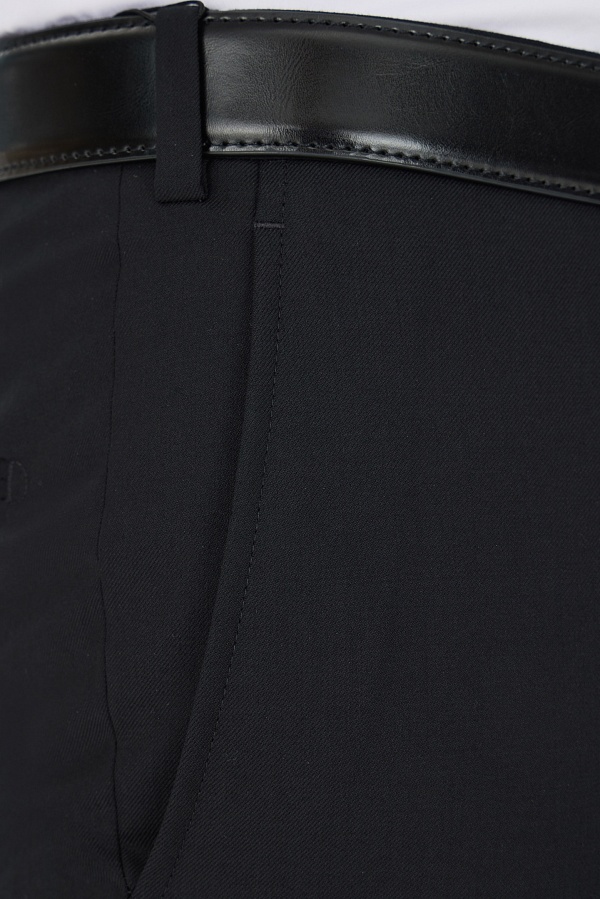 Черный однотонный костюм