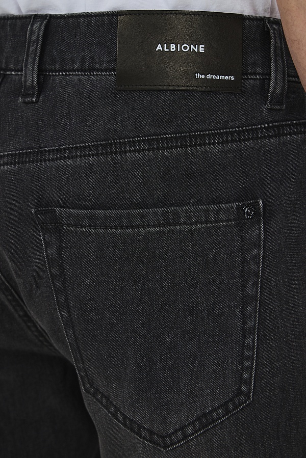 Черные джинсы