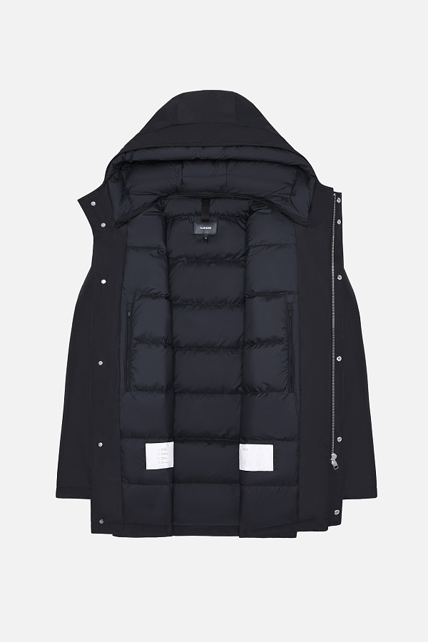 Черный пуховик