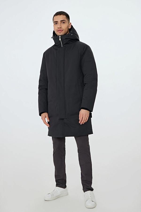 Черная пуховая куртка с капюшоном