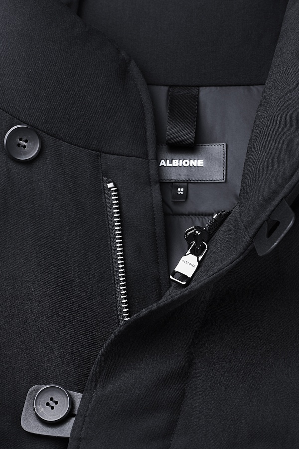 Куртка черного цвета