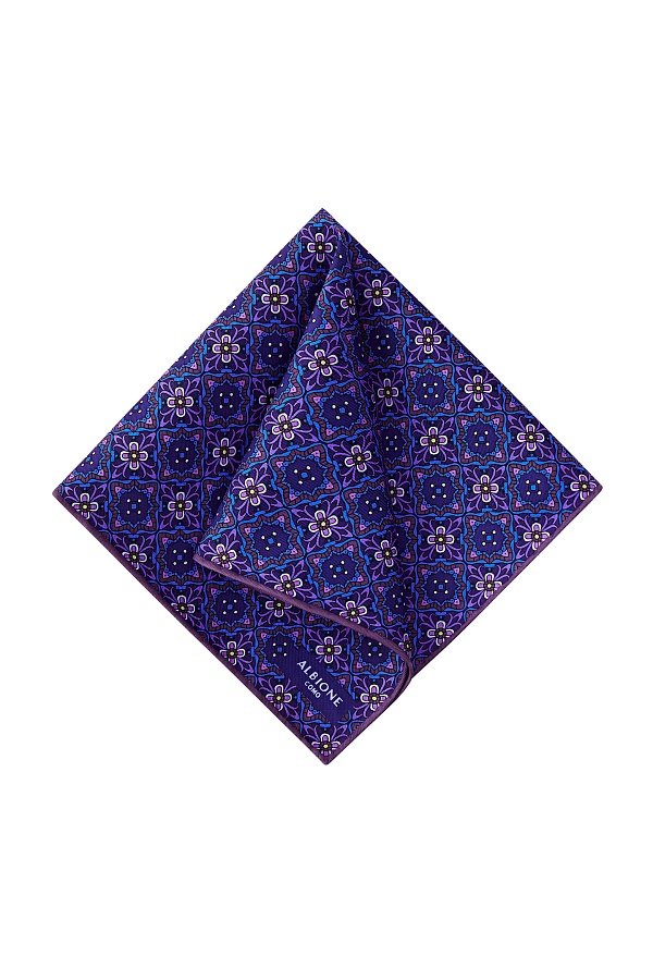 Сине-фиолетовый платок с орнаментом
