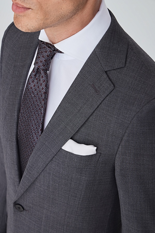 Серый пиджак в мелкую клетку