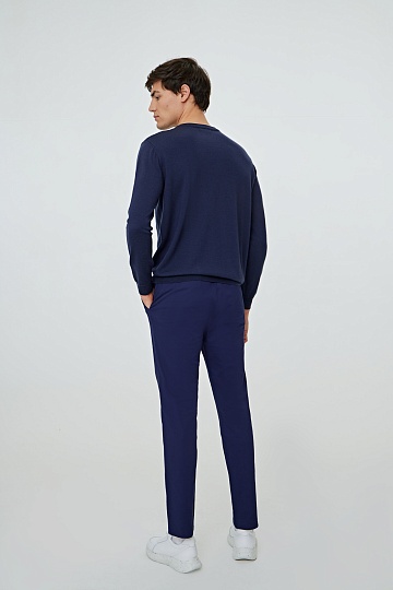 Джемпер темно-синего цвета