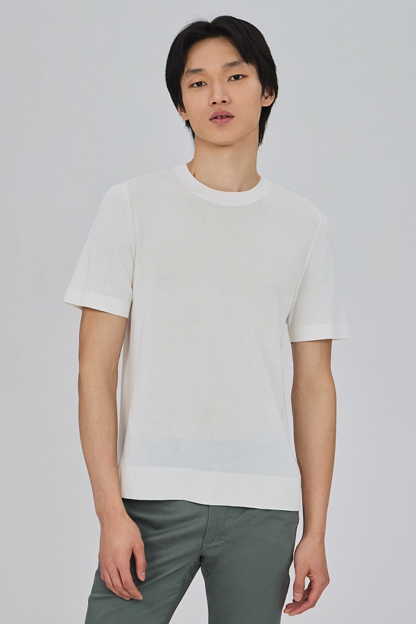 Белая футболка