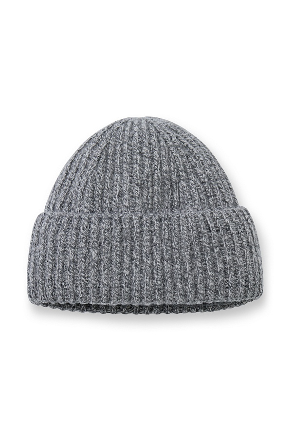 Серая шапка с меланжевым эффектом