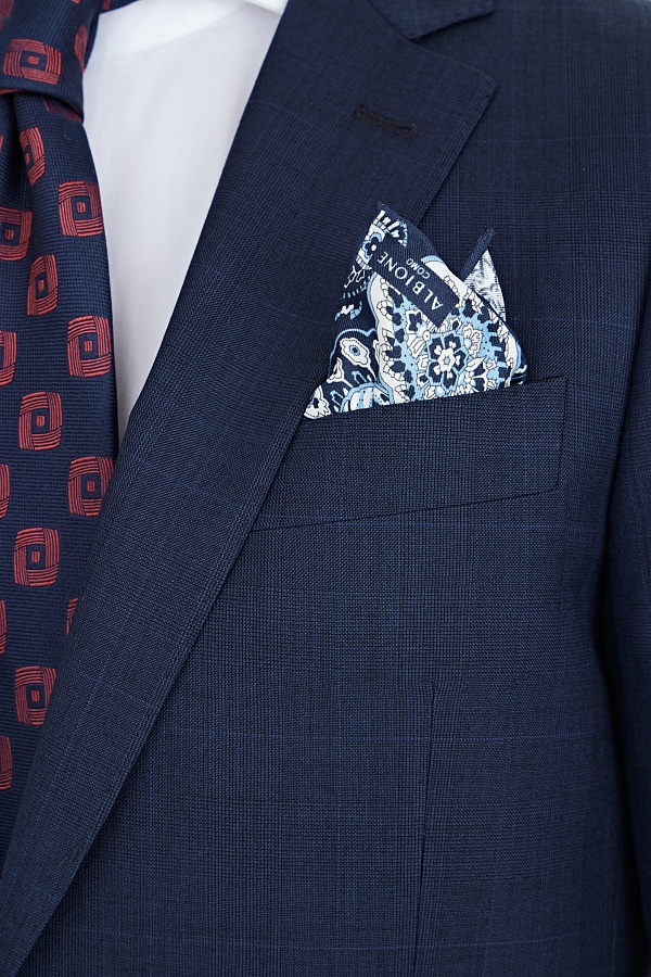 Темно-синий костюм из шерсти