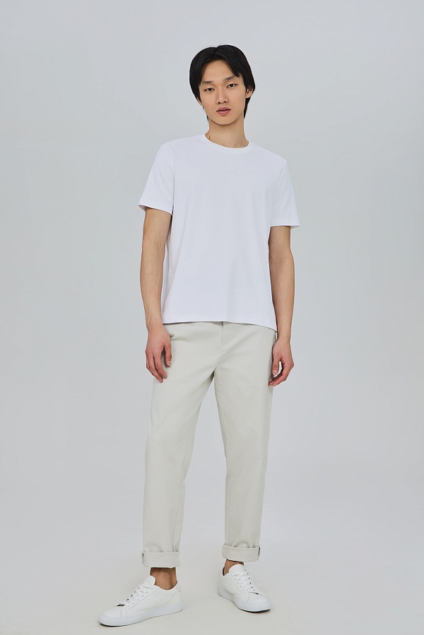 Белая базовая футболка