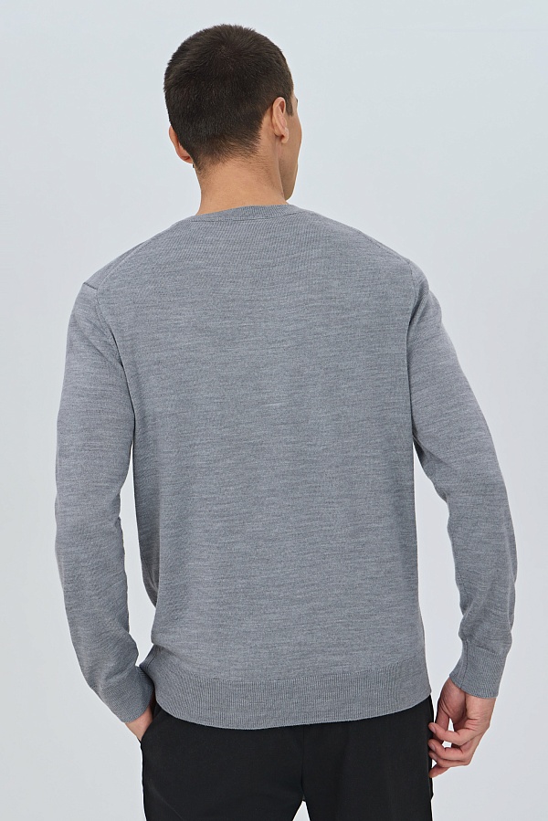 Серый джемпер с круглой горловиной