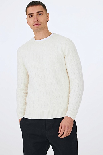 Молочный джемпер с косами