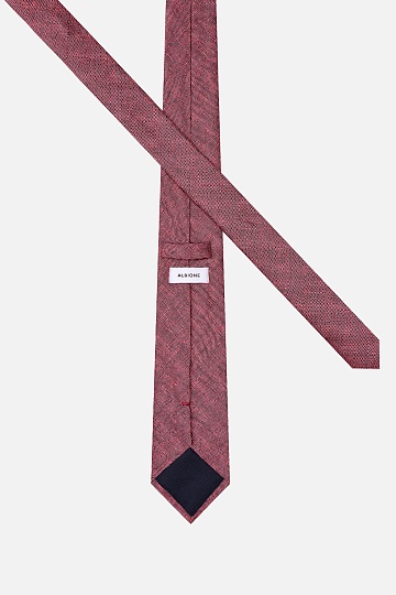 Галстук красного цвета