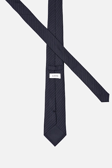 Стильный черный галстук