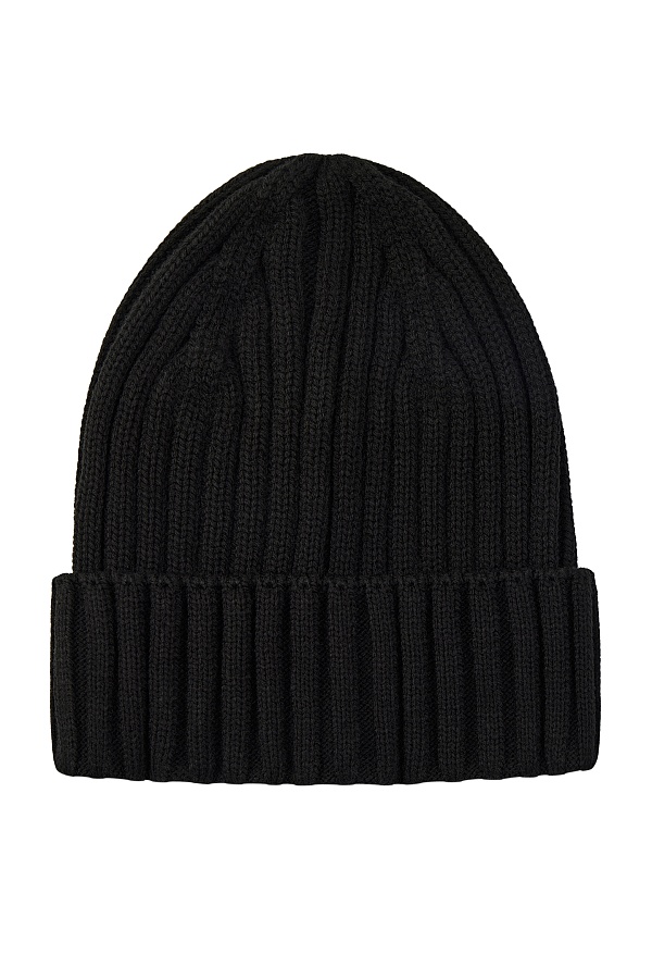 Шапка черного цвета