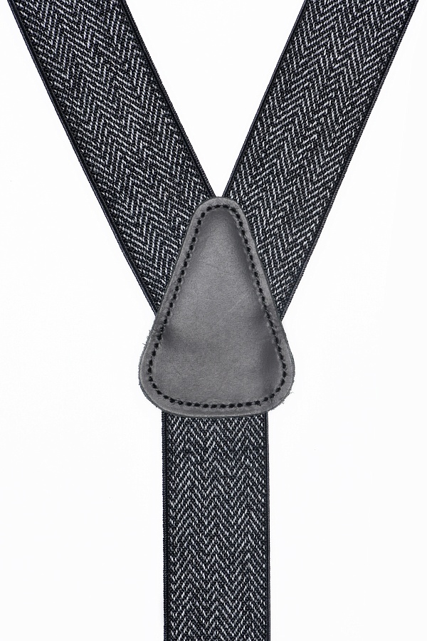 Темно-серые подтяжки в елочку