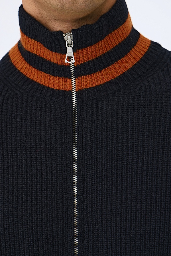 Черный кардиган на молнии с полосами