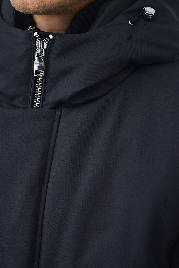 Пуховик синего цвета