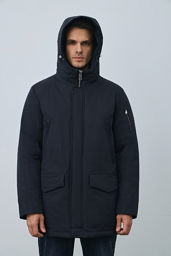 Парка черного цвета