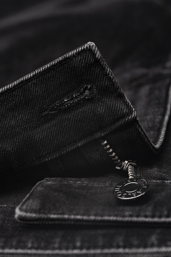 Джинсы черного цвета