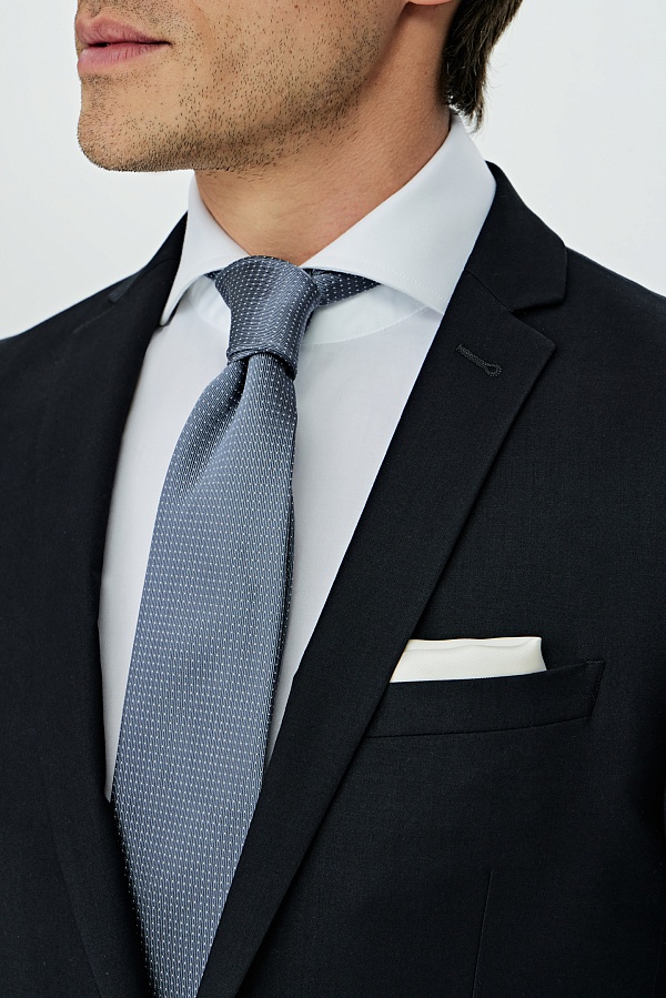 Черный смокинг со съемными лацканами