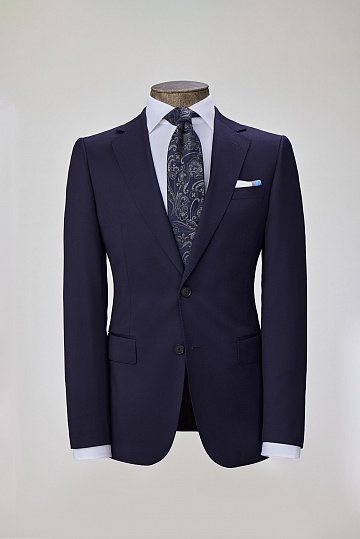 Темно-синий однотонный костюм