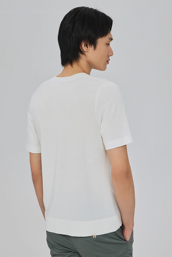 Белая футболка