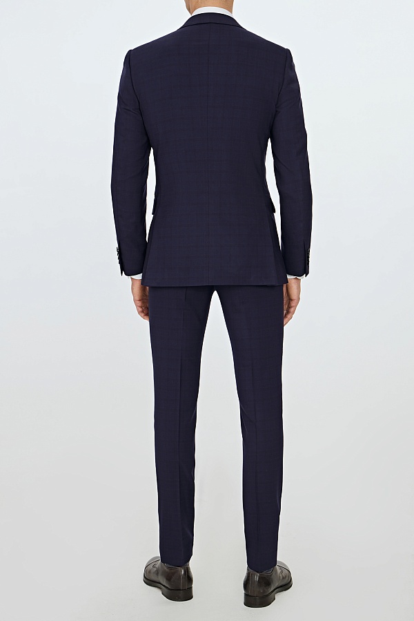 Костюм в темно-фиолетовую клетку