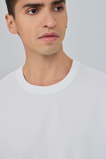 Футболка белого цвета