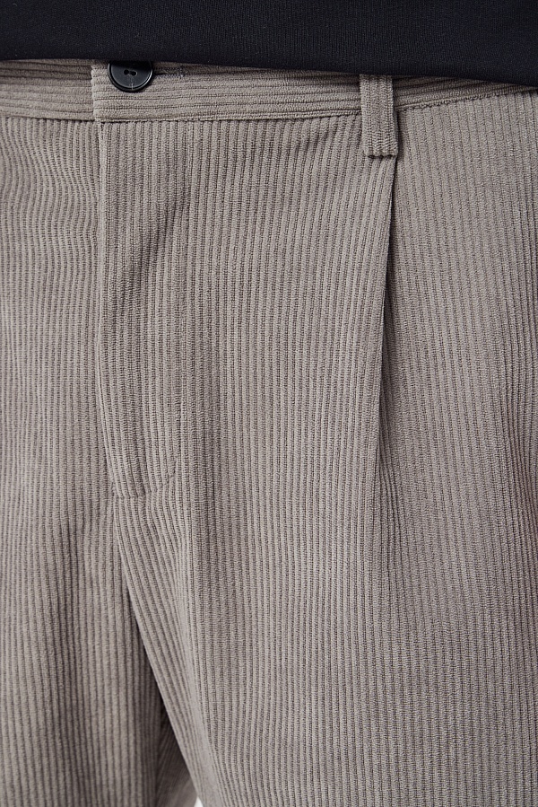 Серые вельветовые брюки