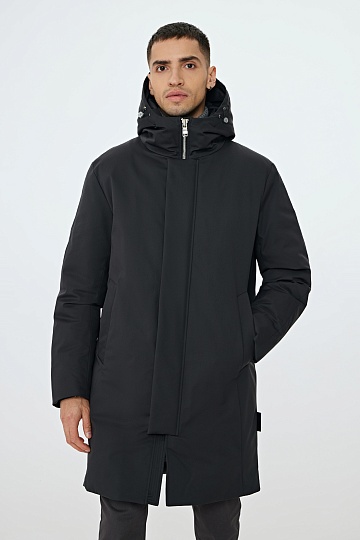 Черная пуховая куртка с капюшоном