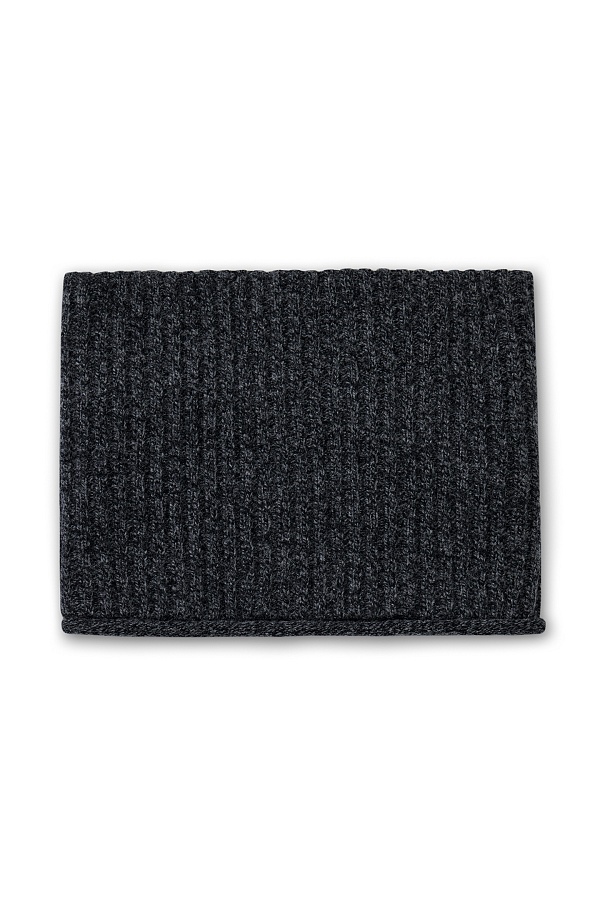 Темно-серый снуд