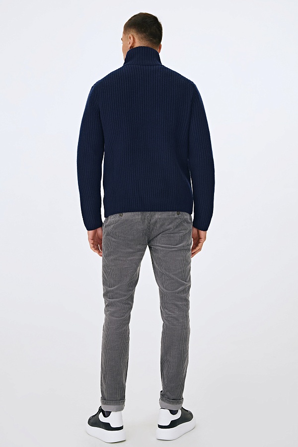 Синий свитер с высоким горлом на молнии