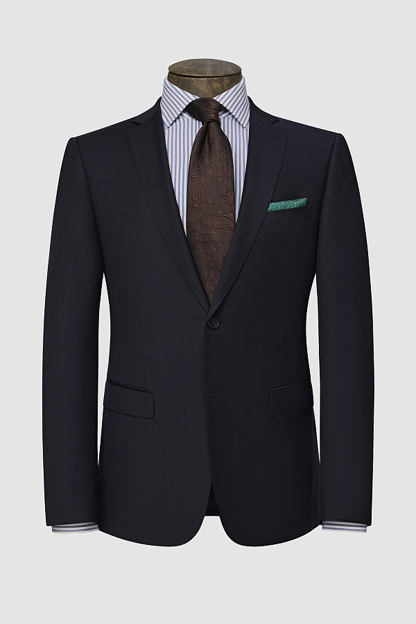 Черный однотонный костюм