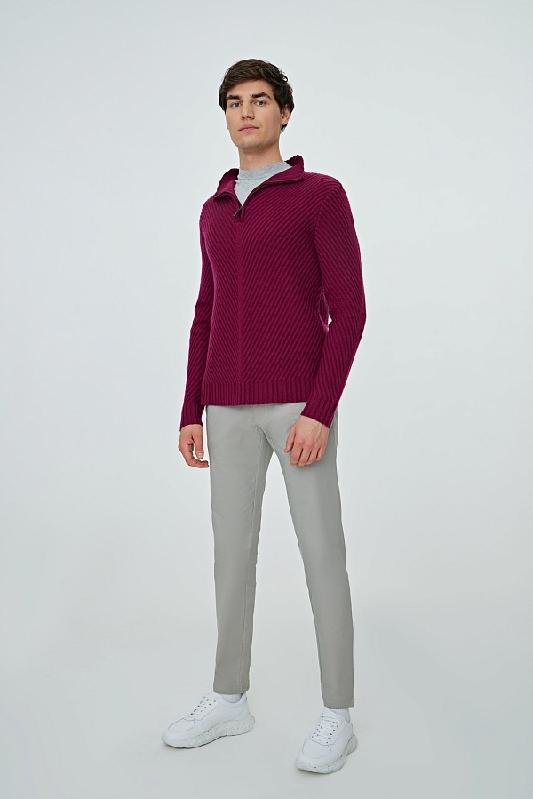 Бордовый свитер с воротником стойкой на молнии