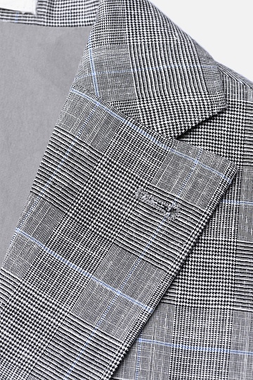 Пиджак серого цвета в голубую полоску