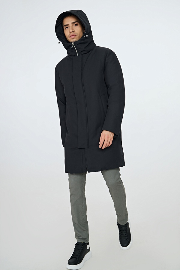 Черная пуховая куртка с капюшоном