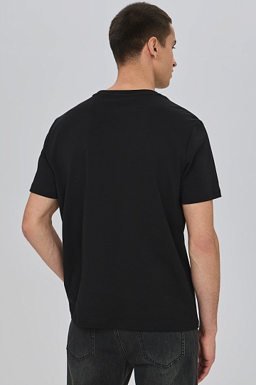 Черная базовая футболка