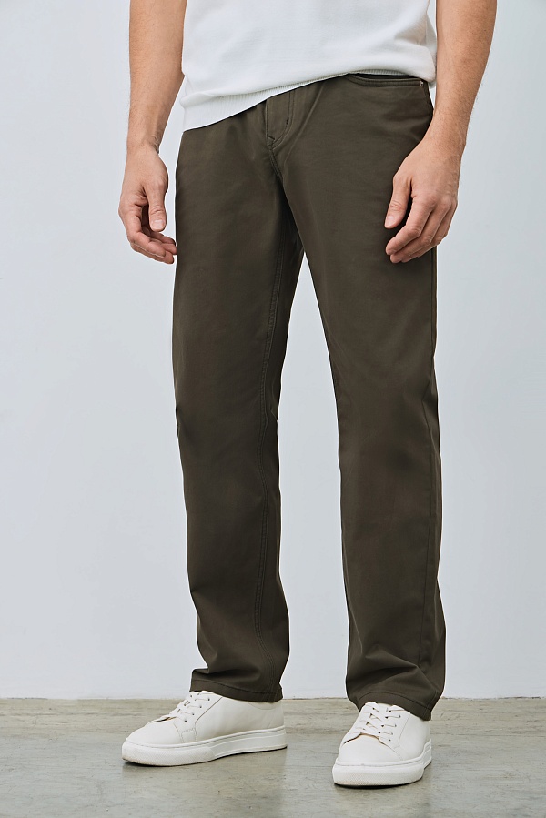 Джинсы болотного цвета