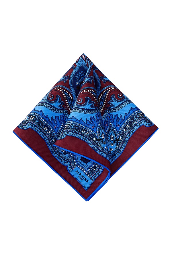 Бордовый платок с голубым орнаментом