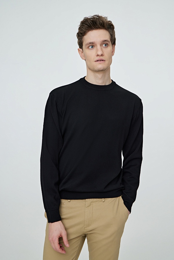 Джемпер черного цвета