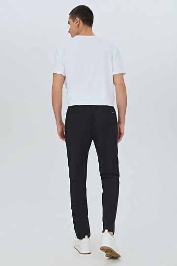 Брюки черного цвета