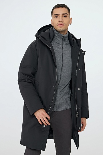 Черная пуховая куртка с капюшоном