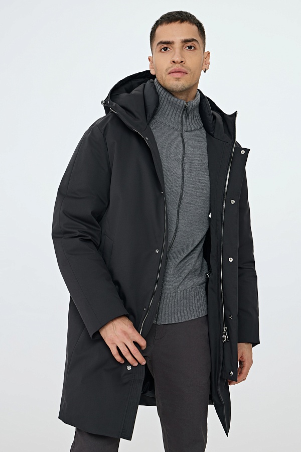 Черная пуховая куртка с капюшоном