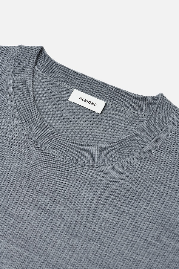 Серый джемпер с круглой горловиной