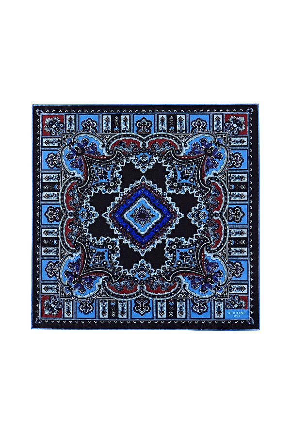 Темно-синий платок с голубым орнаментом