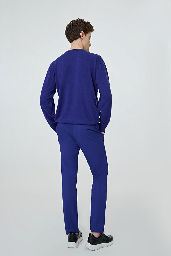 Джемпер синего цвета