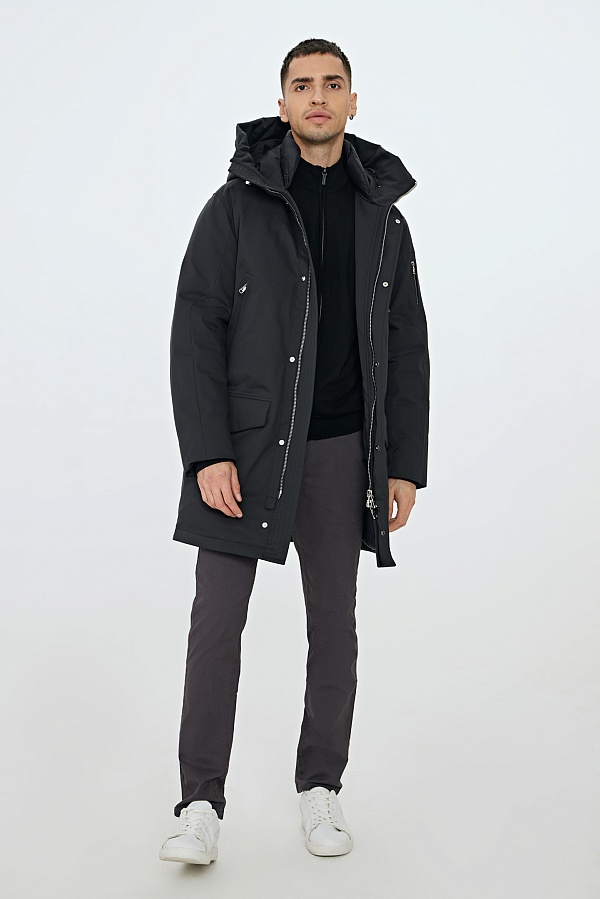 Черная пуховая куртка с капюшоном
