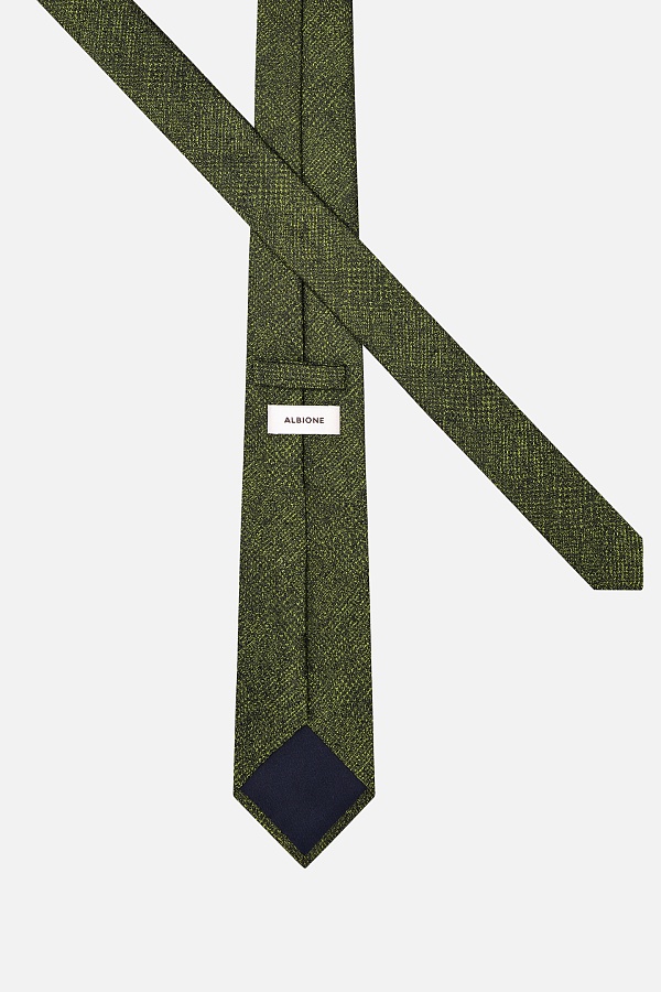 Галстук зеленого цвета